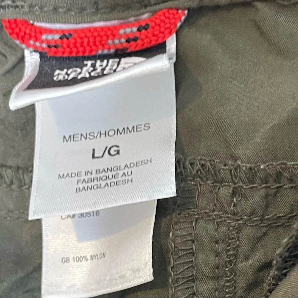 The North Face Mens Outdoor GorpCore Cargo Shorts Size L Green Nylon Activewear